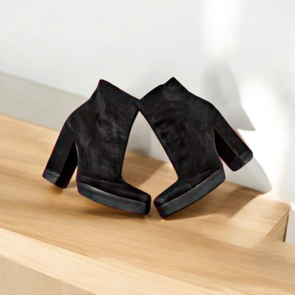 Givenchy Black Suede Square Toe Ankle Boots 4G Logo Block Heel‎ 39 Vintage Style